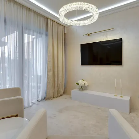 Jacuzzi Mirror By Downtown Apartment *