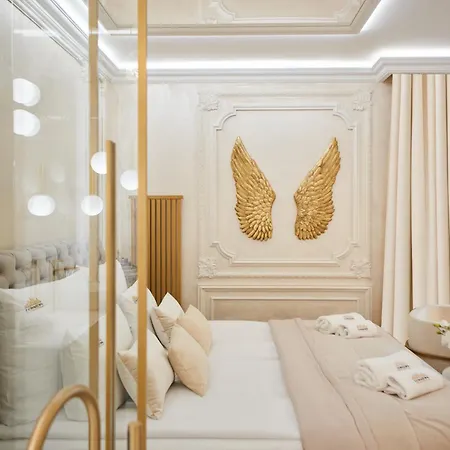 Jacuzzi Mirror By Downtown Apartment *