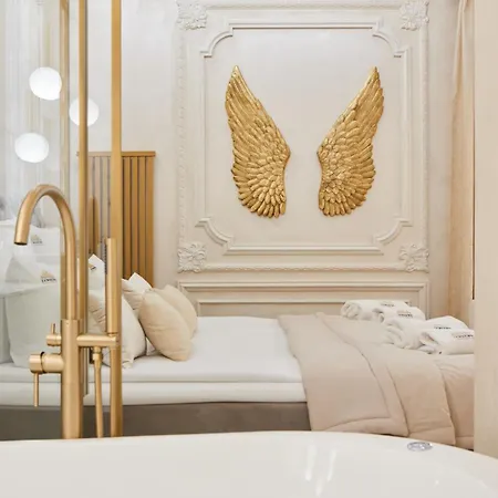 Apartment Jacuzzi Mirror By Downtown *