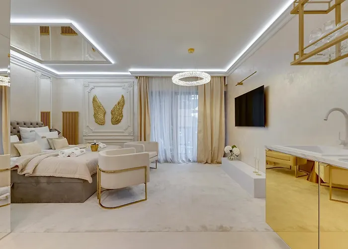 Nadmotlawie Jacuzzi Mirror By Downtown Apartman *