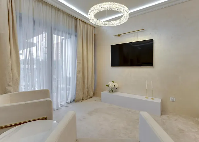 Nadmotlawie Jacuzzi Mirror By Downtown Apartman *